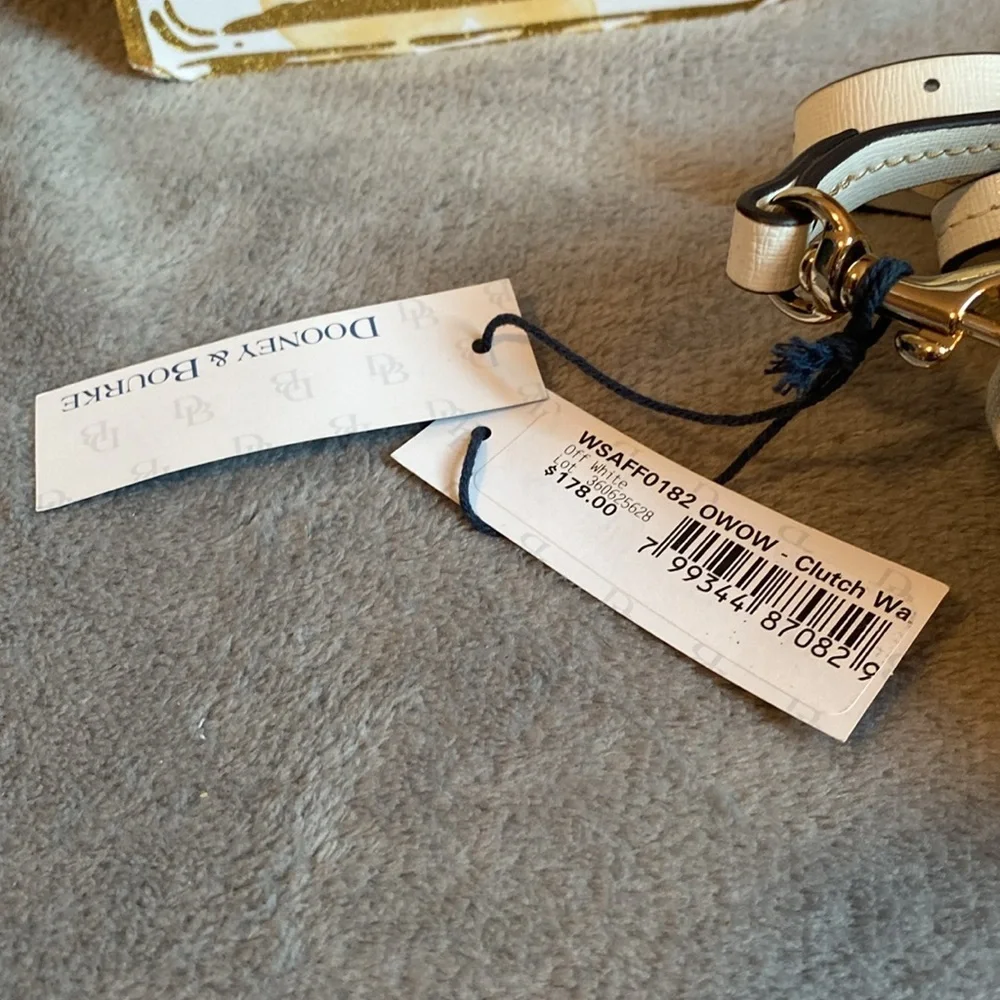 🖤🤍DOONEY & BOURKE🖤🤍Off White Saffiano Clutch Wallet/Crossbody/NWT
